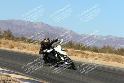 media/Feb-13-2022-SoCal Trackdays (Sun) [[c9210d39ca]]/Turn 7 Inside (1040am)/